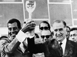 A Copa de 70 como operação de propaganda — Médici, o tricampeonato e o AI-5.